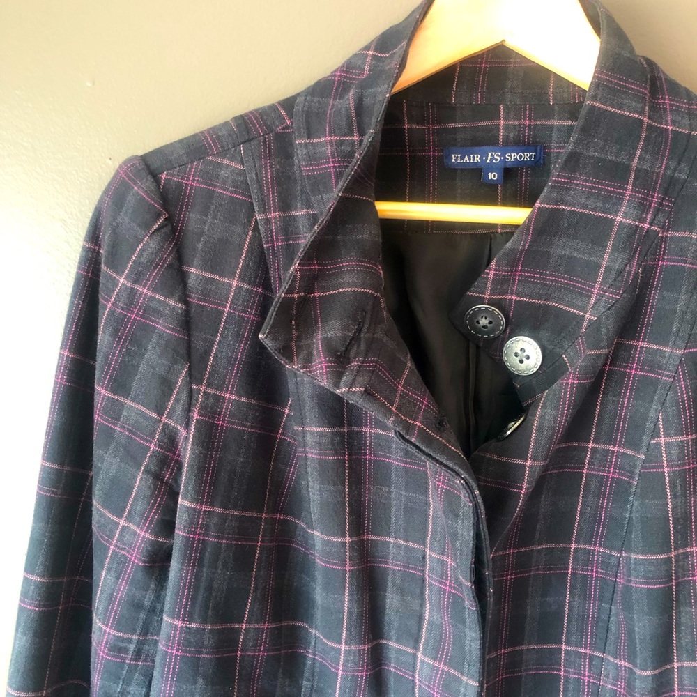 Hip-length plaid jacket